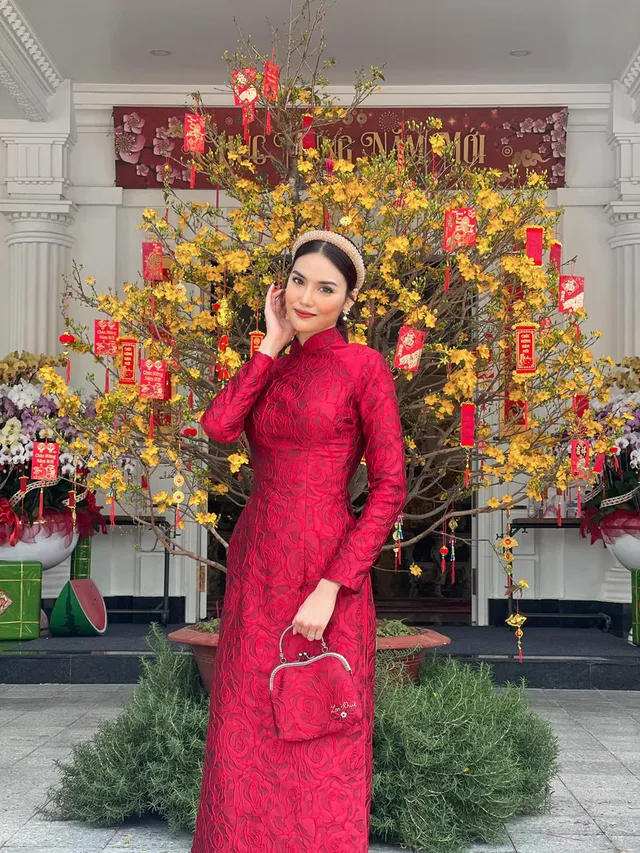 Đỗ Thị Hà và dàn Hoa hậu diện áo dài đầu xuân, ai cũng xinh đẹp ngút ngàn - Ảnh 19. Đỗ Thị Hà và dàn Hoa hậu diện áo dài đầu xuân, ai cũng xinh đẹp ngút ngàn - Ảnh 19.