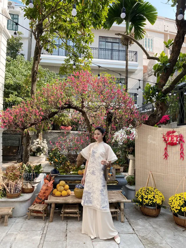 Đỗ Thị Hà và dàn Hoa hậu diện áo dài đầu xuân, ai cũng xinh đẹp ngút ngàn - Ảnh 14. Đỗ Thị Hà và dàn Hoa hậu diện áo dài đầu xuân, ai cũng xinh đẹp ngút ngàn - Ảnh 14.
