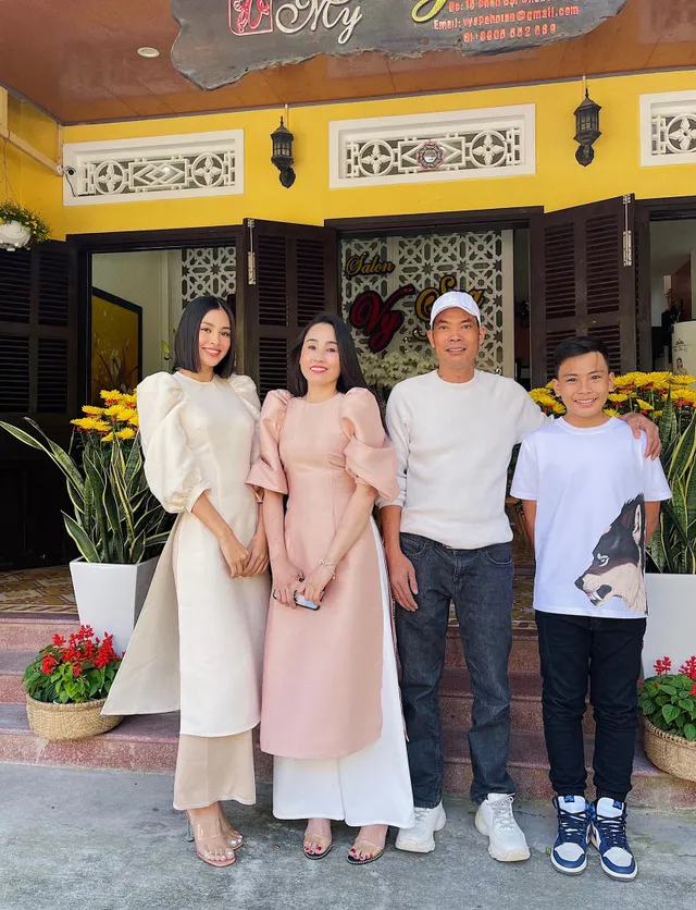 Đỗ Thị Hà và dàn Hoa hậu diện áo dài đầu xuân, ai cũng xinh đẹp ngút ngàn - Ảnh 4. Đỗ Thị Hà và dàn Hoa hậu diện áo dài đầu xuân, ai cũng xinh đẹp ngút ngàn - Ảnh 4.