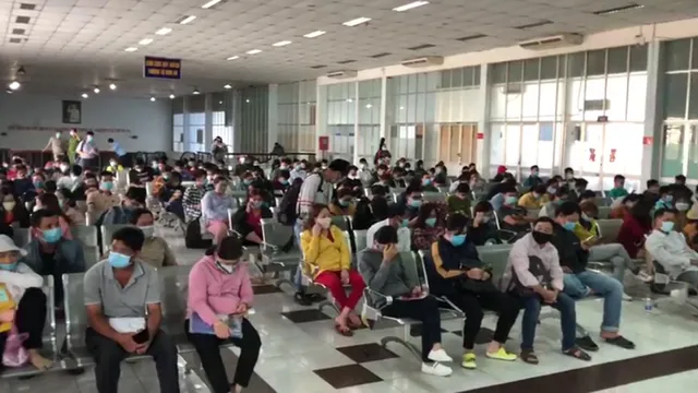 Nhiều hành khách trả vé vì lo tàu ngừng chạy vì COVID-19 - Ảnh 2. Nhiều hành khách trả vé vì lo tàu ngừng chạy vì COVID-19 - Ảnh 2.