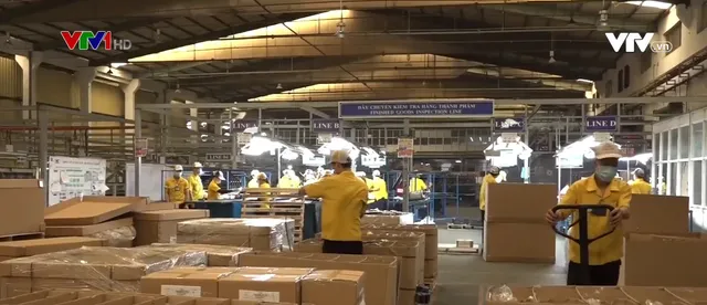 70% công nhân ở TP Hồ Chí Minh không về quê ăn Tết Tân Sửu - Ảnh 1. 70% công nhân ở TP Hồ Chí Minh không về quê ăn Tết Tân Sửu - Ảnh 1.