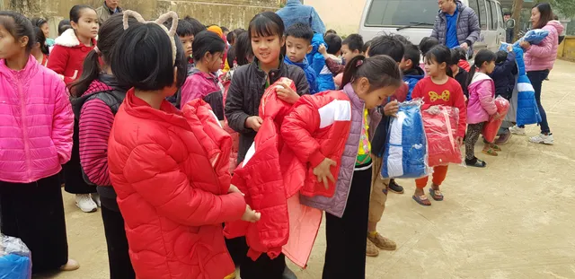 Món quà ý nghĩa cho các học sinh vùng cao dịp Tết Tân Sửu - Ảnh 5. Món quà ý nghĩa cho các học sinh vùng cao dịp Tết Tân Sửu - Ảnh 5.