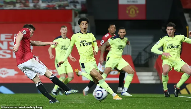 Manchester United 3-1 Newcastle: Quỷ đỏ đòi lại vị trí thứ 2 - Ảnh 4.