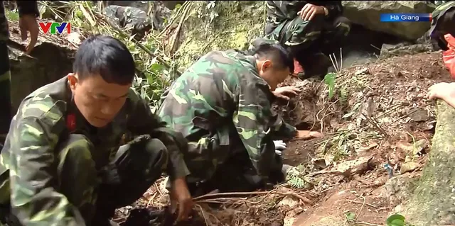 Hà Giang rà phá bom mìn để trả lại màu xanh cho đất - Ảnh 1.