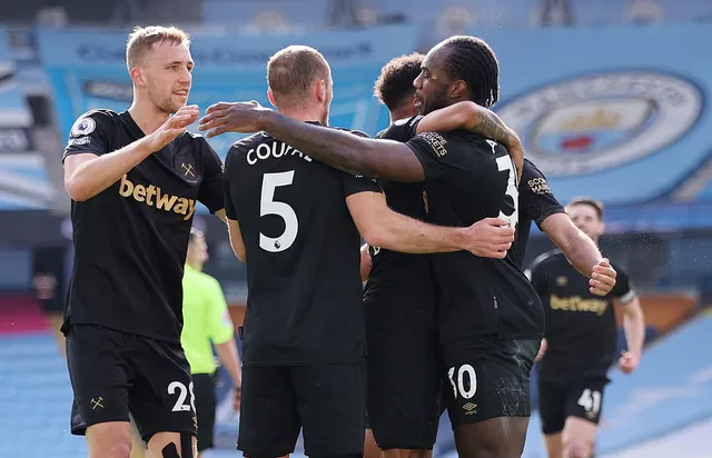 Man City 2-1 West Ham: John Stones sắm vai người hùng - Ảnh 2.