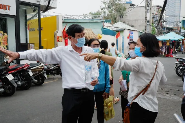 TP.HCM: Khẩn cấp tổ chức lấy mẫu xét nghiệm COVID-19 toàn bộ người dân tại khu Mả Lạng, quận 1 - Ảnh 1.