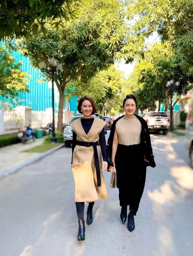 Đã mắt với hàng trăm set đồ sang chảnh của Hồng Diễm trong Hướng dương ngược nắng - Ảnh 30. Đã mắt với hàng trăm set đồ sang chảnh của Hồng Diễm trong Hướng dương ngược nắng - Ảnh 30.
