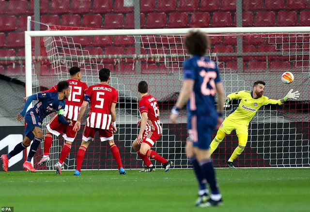 Olympiacos 1-3 Arsenal: Lợi thế lớn cho Pháo thủ - Ảnh 1.