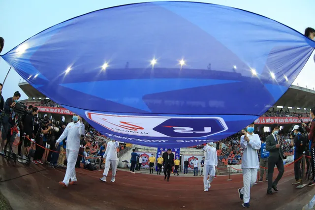 ẢNH: Đánh bại CLB Hải Phòng, CLB Hà Nội có chiến thắng đầu tiên tại V.League 2021 - Ảnh 3. ẢNH: Đánh bại CLB Hải Phòng, CLB Hà Nội có chiến thắng đầu tiên tại V.League 2021 - Ảnh 3.