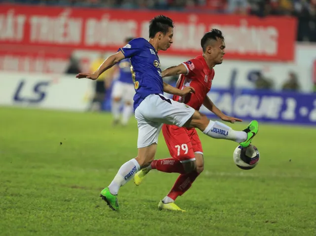 ẢNH: Đánh bại CLB Hải Phòng, CLB Hà Nội có chiến thắng đầu tiên tại V.League 2021 - Ảnh 7. ẢNH: Đánh bại CLB Hải Phòng, CLB Hà Nội có chiến thắng đầu tiên tại V.League 2021 - Ảnh 7.