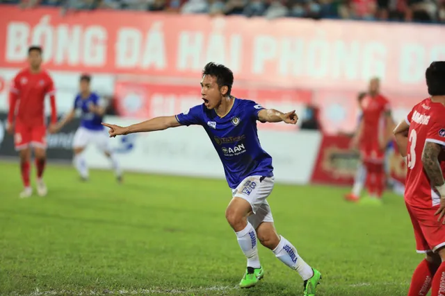 ẢNH: Đánh bại CLB Hải Phòng, CLB Hà Nội có chiến thắng đầu tiên tại V.League 2021 - Ảnh 8. ẢNH: Đánh bại CLB Hải Phòng, CLB Hà Nội có chiến thắng đầu tiên tại V.League 2021 - Ảnh 8.
