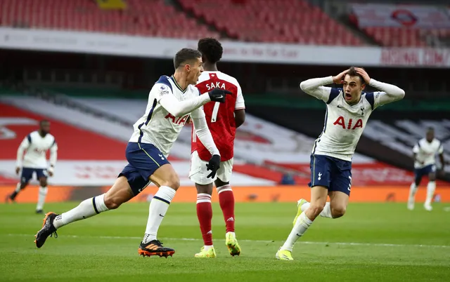 Arsenal 2-1 Tottenham: Lamela lập siêu phẩm, Pháo thủ vẫn ngược dòng ngoạn mục - Ảnh 3.