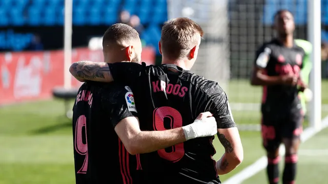 Celta Vigo 1-3 Real Madrid: Benzema tỏa sáng, Real vươn lên vị trí nhì bảng - Ảnh 1.