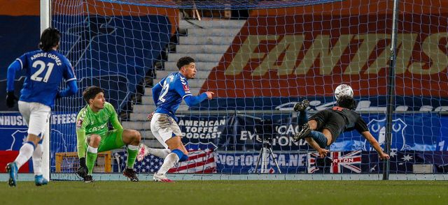 Everton 0-2 Man City: Gundogan và De Bruyne lập công, Man City vào bán kết cúp FA - Ảnh 1.