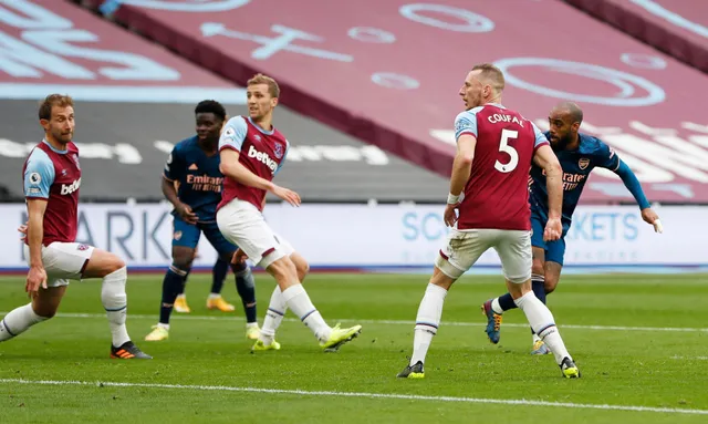 West Ham 3-3 Arsenal: Pháo thủ bừng tỉnh, ngược dòng ngoạn mục! - Ảnh 4.