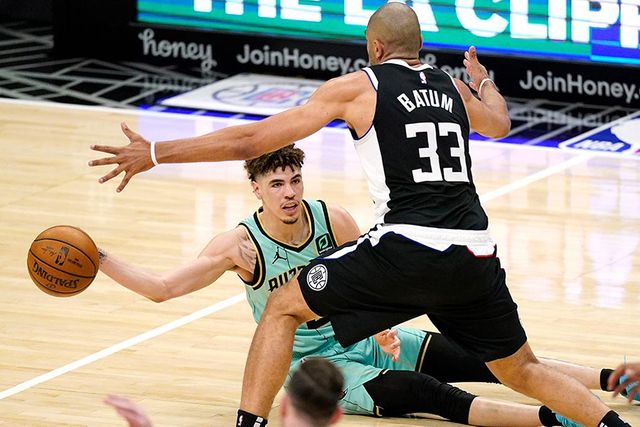 LaMelo Ball đứng trước nguy cơ chia tay mùa giải - Ảnh 1.