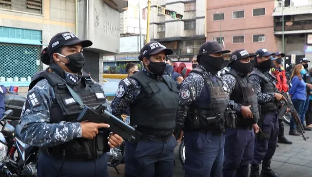 Venezuela thành lập lực lượng săn tìm những người vi phạm lệnh giãn cách chống dịch - Ảnh 1. Venezuela thành lập lực lượng săn tìm những người vi phạm lệnh giãn cách chống dịch - Ảnh 1.