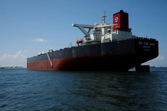 Kênh đào Suez tắc nghẽn: Chờ đợi hay lựa chọn tuyến đường khác? - Ảnh 5. Kênh đào Suez tắc nghẽn: Chờ đợi hay lựa chọn tuyến đường khác? - Ảnh 5.