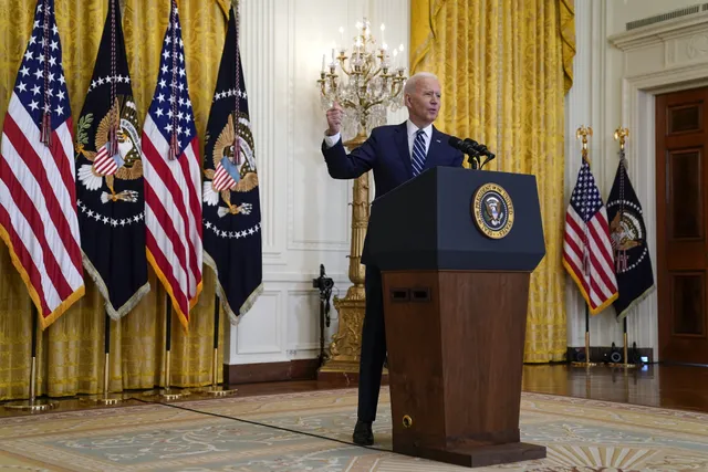 Tổng thống Mỹ Joe Biden lần đầu tiên chủ trì họp báo - Ảnh 1.