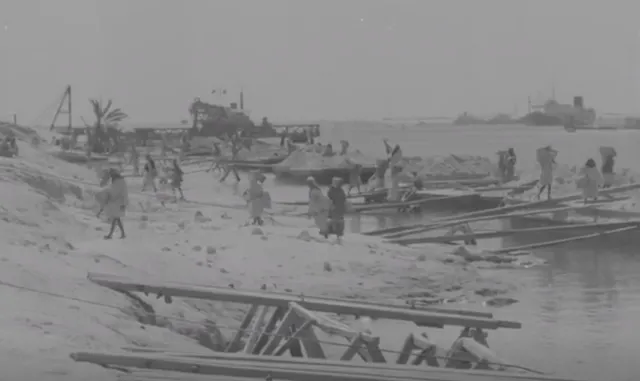 Kênh đào Suez: Lịch sử tuyến đường thủy huyết mạch quan trọng của thế giới - Ảnh 8. Kênh đào Suez: Lịch sử tuyến đường thủy huyết mạch quan trọng của thế giới - Ảnh 8.