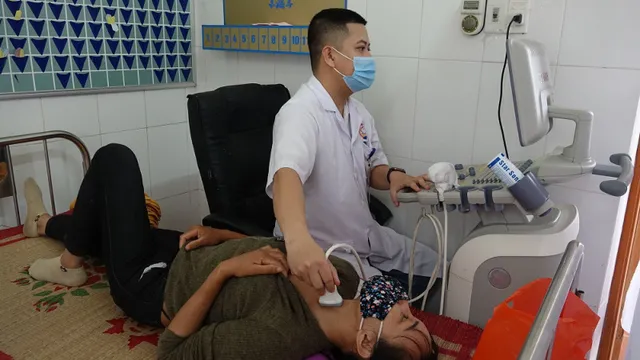 Khám sàng lọc ung thư vú, ung thư tuyến giáp miễn phí cho 480 người dân Quảng Ninh - Ảnh 3. Khám sàng lọc ung thư vú, ung thư tuyến giáp miễn phí cho 480 người dân Quảng Ninh - Ảnh 3.