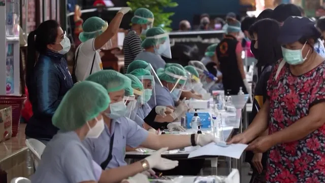 Tấm khiên chống COVID-19: Chương trình đặc biệt của Ban Thời sự với góc nhìn toàn cảnh về tiêm ngừa COVID-19 ở Việt Nam - Ảnh 1. Tấm khiên chống COVID-19: Chương trình đặc biệt của Ban Thời sự với góc nhìn toàn cảnh về tiêm ngừa COVID-19 ở Việt Nam - Ảnh 1.