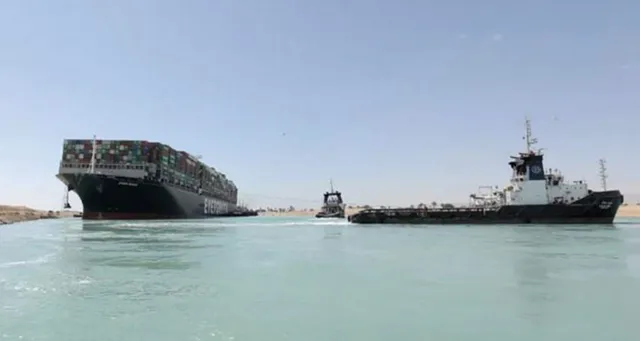 Nhìn lại sự cố trên kênh đào Suez - Ảnh 3. Nhìn lại sự cố trên kênh đào Suez - Ảnh 3.