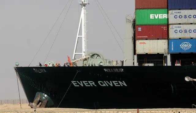 Nhìn lại sự cố trên kênh đào Suez - Ảnh 4. Nhìn lại sự cố trên kênh đào Suez - Ảnh 4.