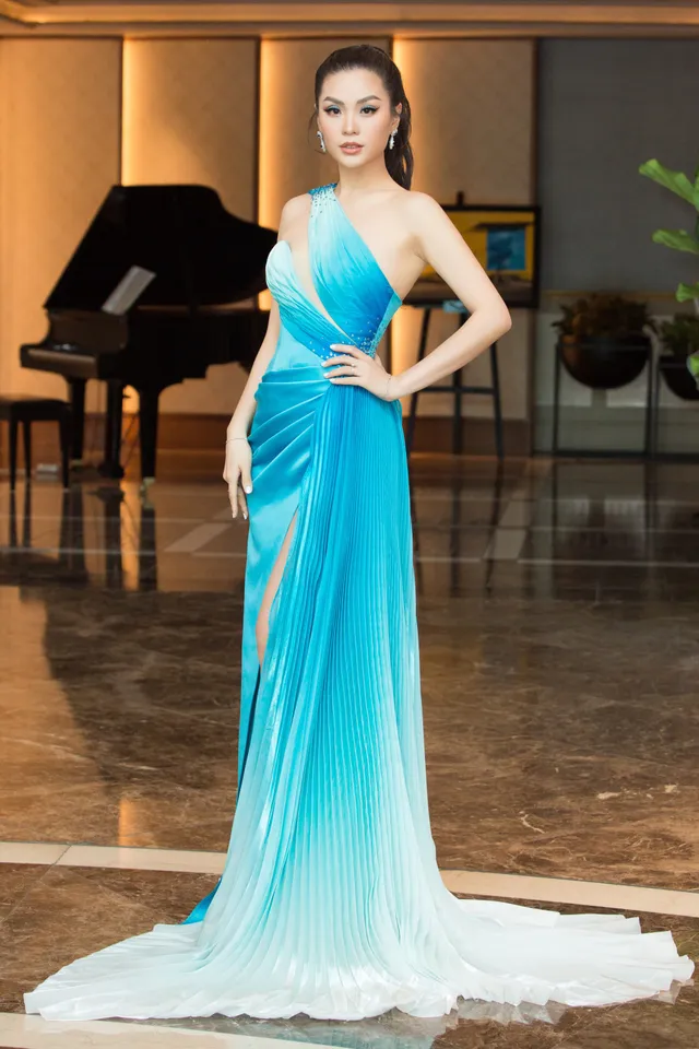 Đỗ Thị Hà nổi bật giữa dàn Hoa hậu tại họp báo Miss World Vietnam 2021 - Ảnh 9. Đỗ Thị Hà nổi bật giữa dàn Hoa hậu tại họp báo Miss World Vietnam 2021 - Ảnh 9.