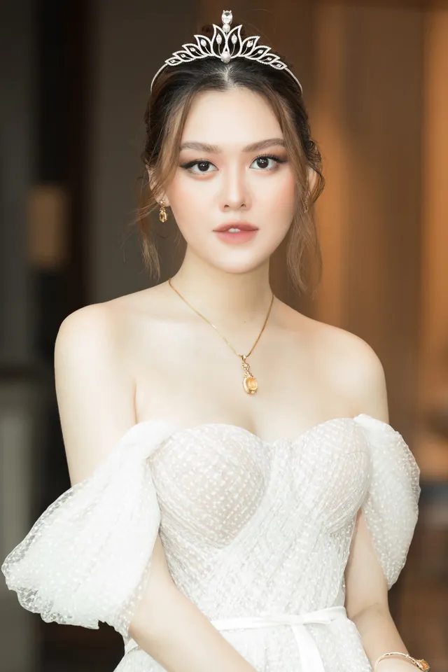 Đỗ Thị Hà nổi bật giữa dàn Hoa hậu tại họp báo Miss World Vietnam 2021 - Ảnh 12. Đỗ Thị Hà nổi bật giữa dàn Hoa hậu tại họp báo Miss World Vietnam 2021 - Ảnh 12.
