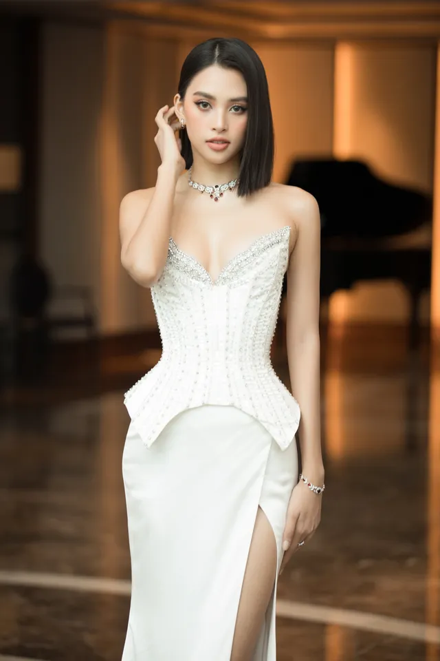 Đỗ Thị Hà nổi bật giữa dàn Hoa hậu tại họp báo Miss World Vietnam 2021 - Ảnh 8. Đỗ Thị Hà nổi bật giữa dàn Hoa hậu tại họp báo Miss World Vietnam 2021 - Ảnh 8.
