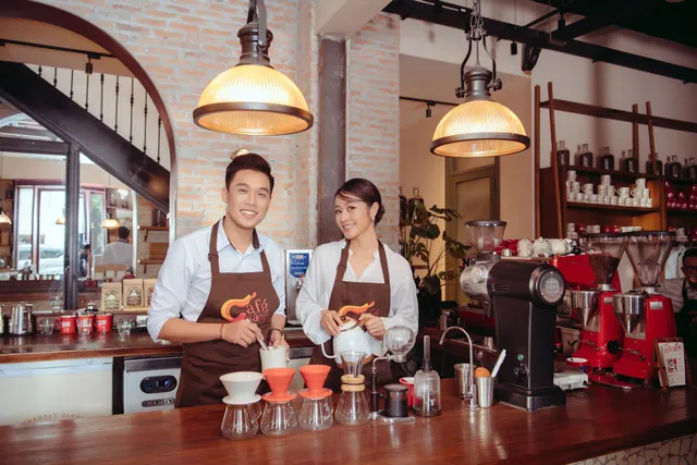 Café sáng hội tụ dàn MC hoành tráng - Ảnh 1.