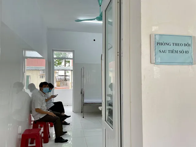 50 người đầu tiên tiêm vaccine COVID-19 tại Cao Bằng - Ảnh 4. 50 người đầu tiên tiêm vaccine COVID-19 tại Cao Bằng - Ảnh 4.