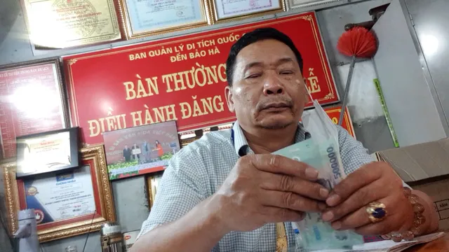 Buôn thần bán thánh tại đền Bảo Hà - Ảnh 5.