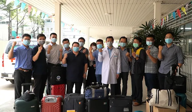 Đội phản ứng nhanh Bệnh viện Chợ Rẫy đến Kiên Giang tăng cường chống dịch COVID-19 - Ảnh 1. Đội phản ứng nhanh Bệnh viện Chợ Rẫy đến Kiên Giang tăng cường chống dịch COVID-19 - Ảnh 1.