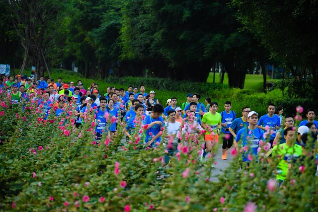 Ecopark Marathon ấn tượng với “cung đường chạy đẹp nhất Việt Nam” - Ảnh 6.