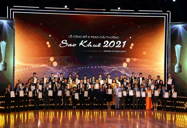 Vinh danh 180 giải pháp, dịch vụ công nghệ thông tin và top 10 Sao Khuê 2021 - Ảnh 1.