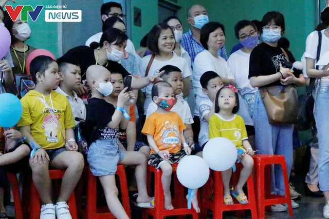 Quang Hải, Đoàn Văn Hậu, Văn Quyết tham gia “Con sẽ chiến thắng” dành cho bệnh nhi ung thư - Hàng trăm nụ cười được tiếp sức - Ảnh 4.