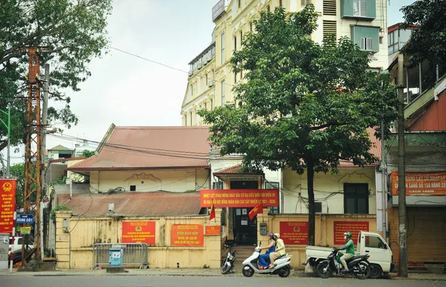 Thủ đô Hà Nội rực sắc đỏ chào mừng cuộc bầu cử Đại biểu Quốc hội và HĐND - Ảnh 11. Thủ đô Hà Nội rực sắc đỏ chào mừng cuộc bầu cử Đại biểu Quốc hội và HĐND - Ảnh 11.