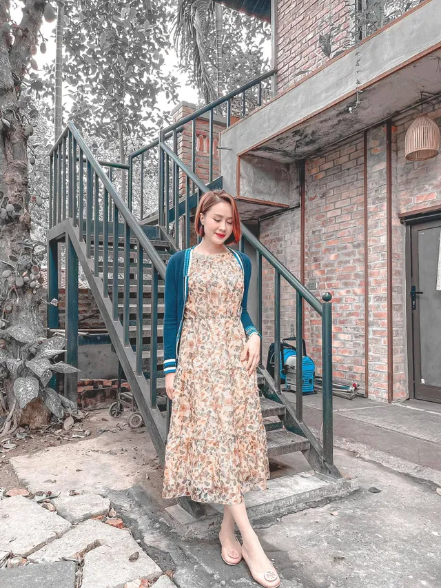 Hướng dương ngược nắng: Ngắm loạt set đồ mới đủ phong cách của Châu (Hồng Diễm) trong phần 2 - Ảnh 10. Hướng dương ngược nắng: Ngắm loạt set đồ mới đủ phong cách của Châu (Hồng Diễm) trong phần 2 - Ảnh 10.