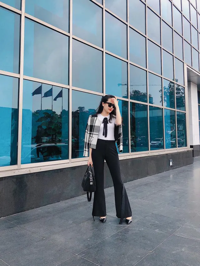Nữ BTV Thời sự 19h biến hóa với gu thời trang sành điệu, tinh tế - Ảnh 5. Nữ BTV Thời sự 19h biến hóa với gu thời trang sành điệu, tinh tế - Ảnh 5.