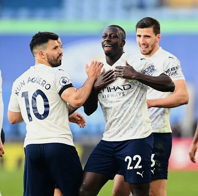 Leicester 0-2 Man City: Thẳng tiến tới ngôi vô địch - Ảnh 1. Leicester 0-2 Man City: Thẳng tiến tới ngôi vô địch - Ảnh 1.