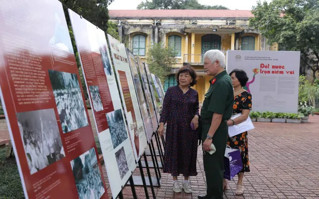 
The exhibition on historic moments at the Thang Long Imperial Citadel in Hanoi
