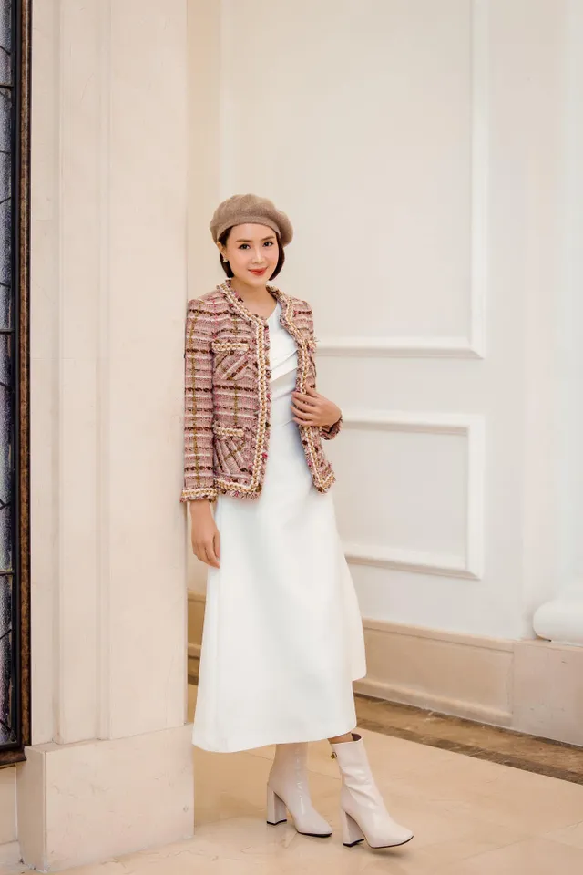 Hướng dương ngược nắng: Ngắm loạt set đồ mới đủ phong cách của Châu (Hồng Diễm) trong phần 2 - Ảnh 24. Hướng dương ngược nắng: Ngắm loạt set đồ mới đủ phong cách của Châu (Hồng Diễm) trong phần 2 - Ảnh 24.