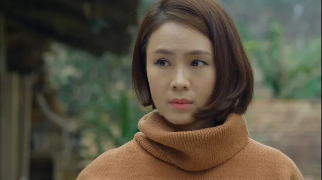 Hướng dương ngược nắng: Ngắm loạt set đồ mới đủ phong cách của Châu (Hồng Diễm) trong phần 2 - Ảnh 4. Hướng dương ngược nắng: Ngắm loạt set đồ mới đủ phong cách của Châu (Hồng Diễm) trong phần 2 - Ảnh 4.