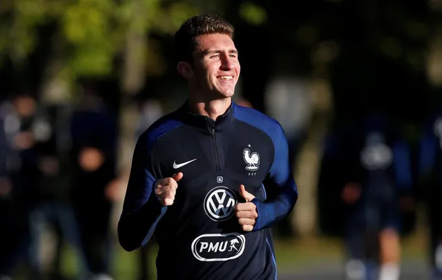 Aymeric Laporte bất ngờ chuyển sang khoác áo đội tuyển Tây Ban Nha - Ảnh 1.