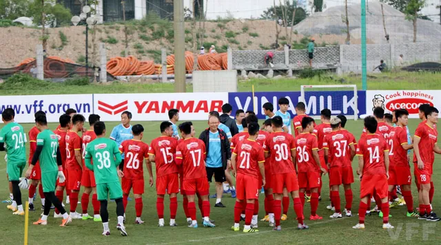 Hoàng Đức chấn thương, tập riêng cùng Xuân Trường - Ảnh 2. Hoàng Đức chấn thương, tập riêng cùng Xuân Trường - Ảnh 2.
