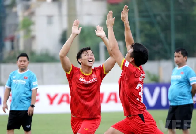Hoàng Đức chấn thương, tập riêng cùng Xuân Trường - Ảnh 5. Hoàng Đức chấn thương, tập riêng cùng Xuân Trường - Ảnh 5.