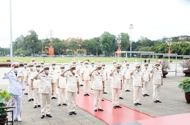 Lãnh đạo Đảng, Nhà nước vào Lăng viếng Chủ tịch Hồ Chí Minh - Ảnh 7.