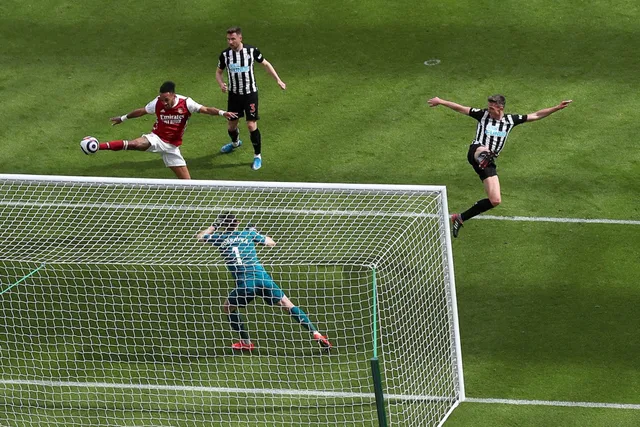 Newcastle 0-2 Arsenal: Chạy đà cho bán kết lượt về Europa League - Ảnh 2.